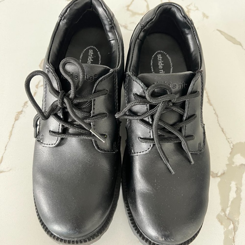 Boys leather dress shoe - Sz 4